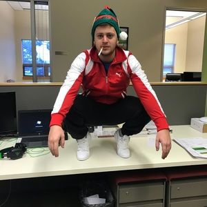 Meet your Posher, Levon